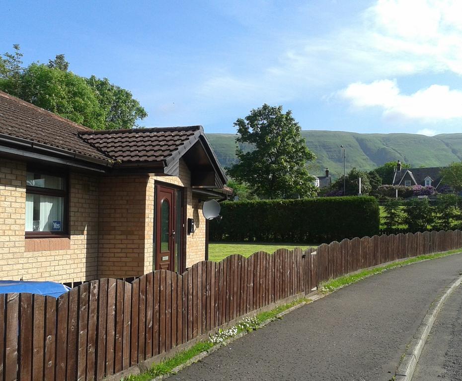 Lennoxtown Dingieshowe Cottage מראה חיצוני תמונה